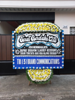 Papan Bunga Duka di Sandaran Galeh